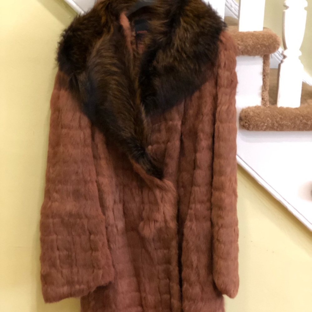 🔥🔥Italian AUTH REAL FUR coat with fox collar.